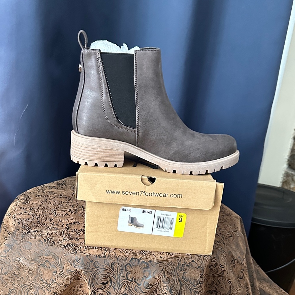 Seven7 Women's Charcoal Ankle Booties